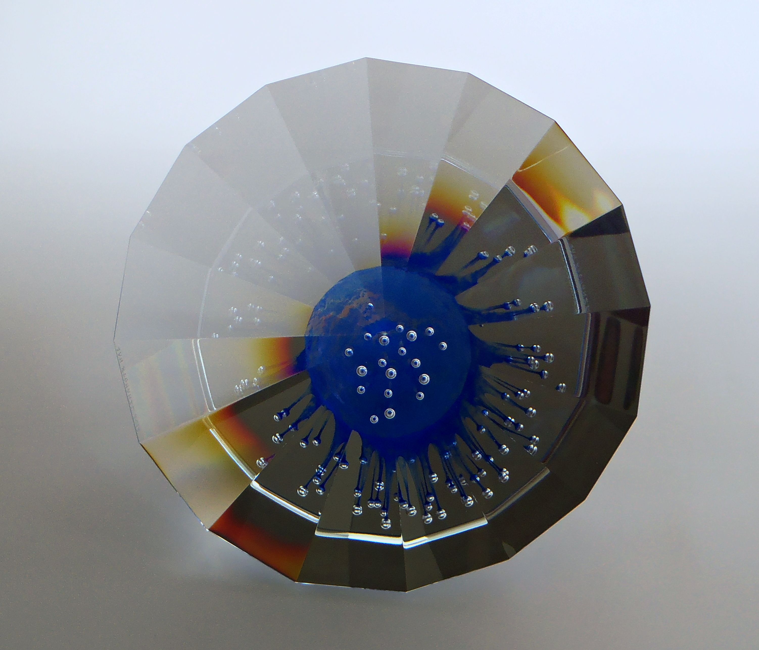 Stargate XXII, průměr 28 cm, olovnaté optické sklo, 2012
