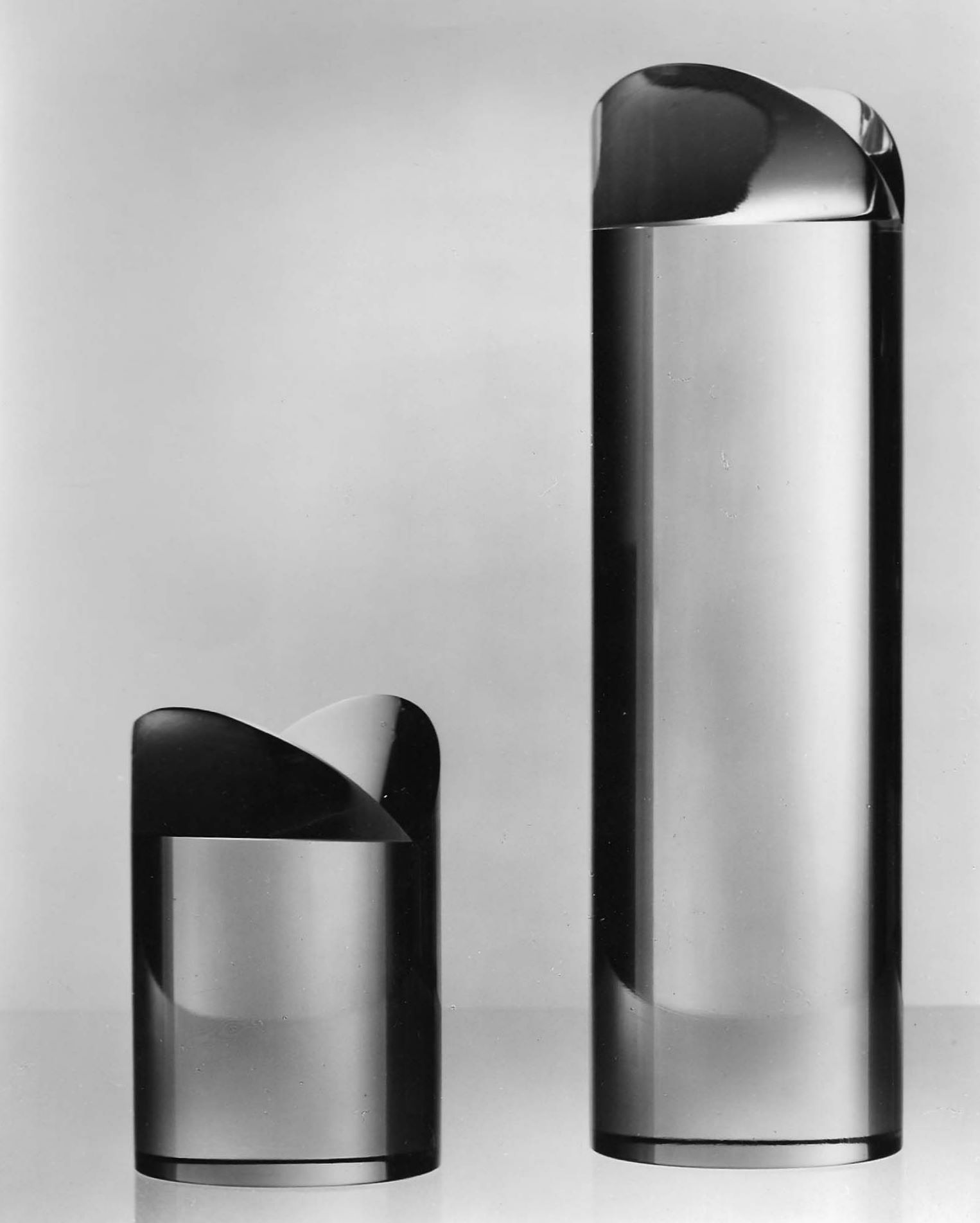 Objekty křišťálové, v 13 a 30 cm, 1979