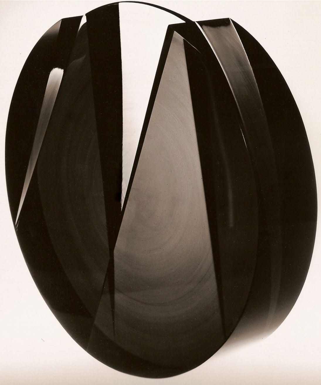 objekt, kouř.sklo, průměr 28 cm, 1980